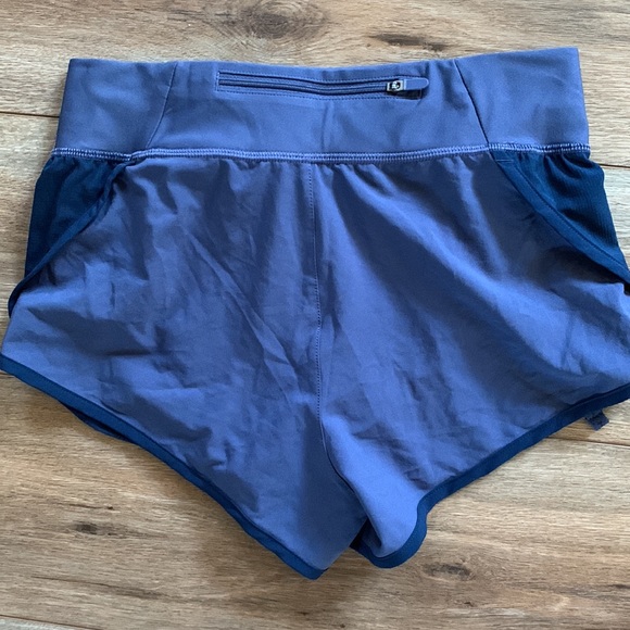 Under Armour sz XS running shorts euc super lightweight - Picture 4 of 6